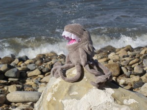 Sharktopus Goes On Vacation